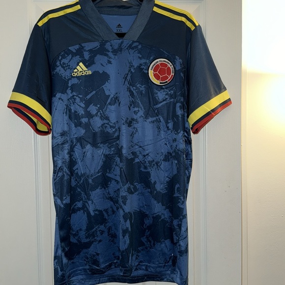 ADIDAS REPLICA COLOMBIA SOCCER JERSEY - Picture 4 of 7